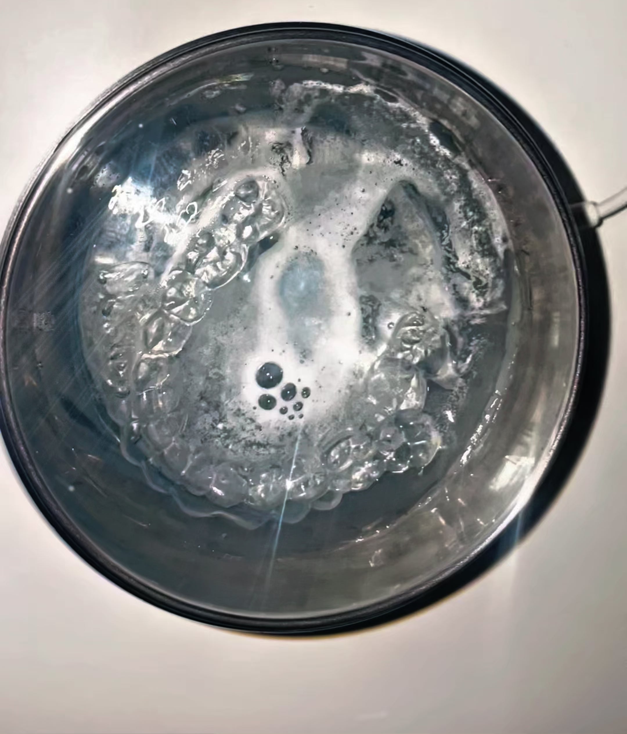 Load video: Vibrations of water cleaning dental appliance.